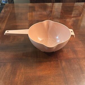 Tupperware Large Strainer 8" Pink